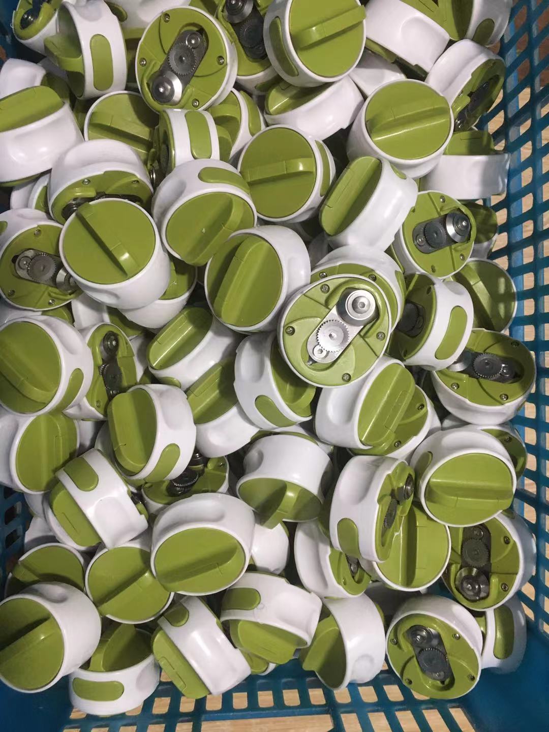 Labor-Saving Lid Opener - BudgetSpender